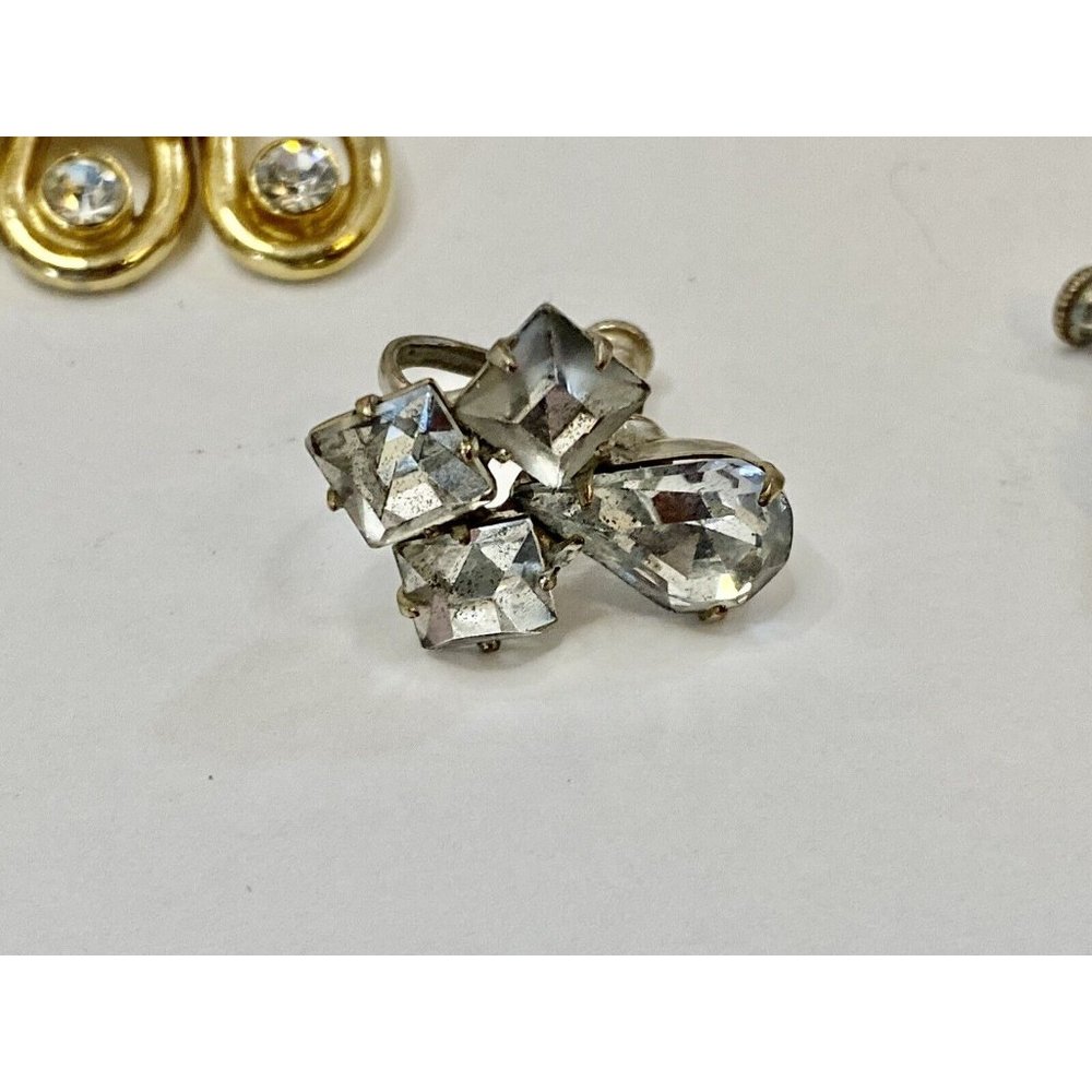 Lot of 4 Vintage Unmarked Clip On Earrings Estate Find Gold & Silver‎ Tone READ - Picture 4 of 10